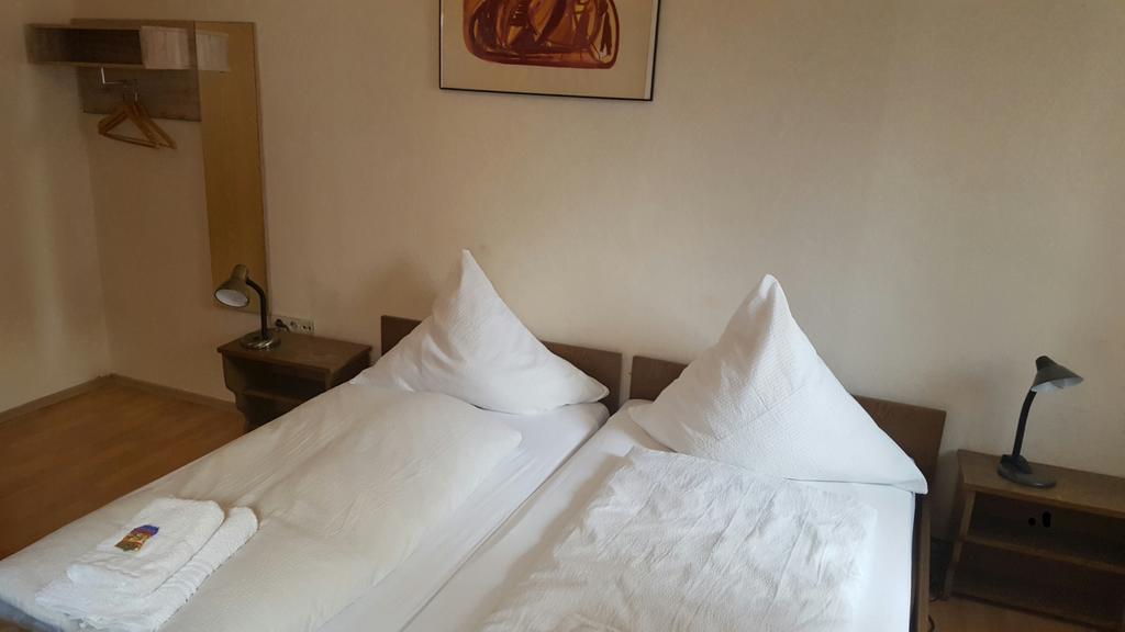 Kansakar Hotel Kaiserslautern Dış mekan fotoğraf