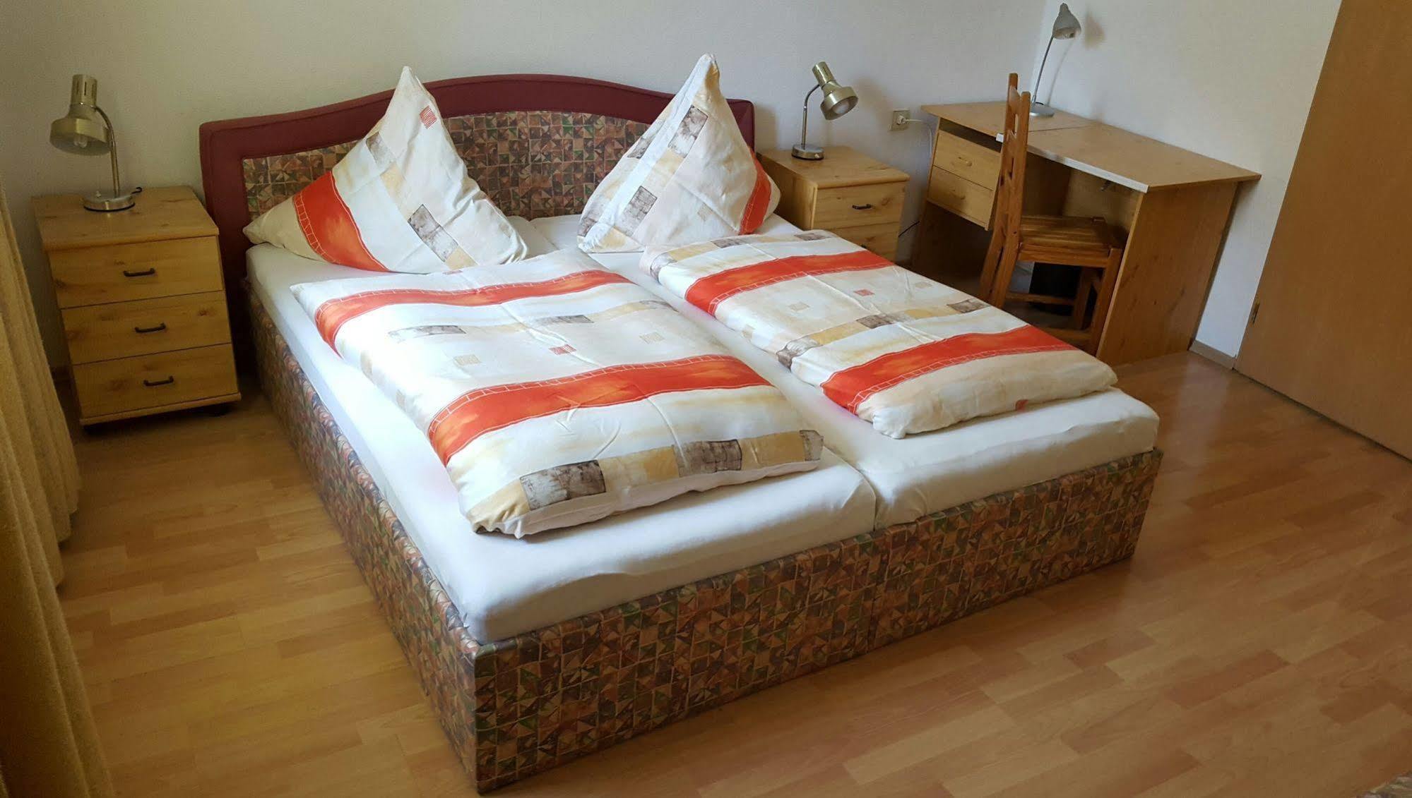 Kansakar Hotel Kaiserslautern Dış mekan fotoğraf